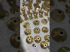 Escalera en espiral dúplex recoger lámpara de techo LED de candelabros vacíos de boda de pavo real