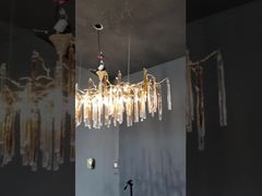 Presentamos para usted las luces colgantes personalizadas con disco de vidrio OEM ODM, electrochapado, pulido, AC110V a 250V