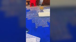 Proyecto colgante decorativo claro ámbar llevado de cristal modificado para requisitos particulares de la lámpara del arte moderno Installati
