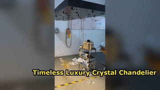 Araña de cristal dorado de lujo para grandes interiores