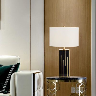 Lámparas de tela para el hogar Lámpara de mesa moderna Oro negro E26 E27 a prueba de óxido