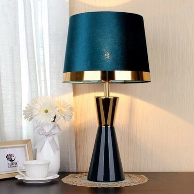 Lámpara de cabecera decorativa del hogar de la piedra de cerámica postmoderna ligera de las lámparas de mesa