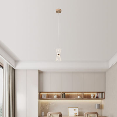 Lámpara montada de salón moderno con LED Decoración de cama de dormitorio transparente brillante luz colgante acrílica