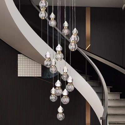 Modern Light Luxury Escalera Larga Lámpara colgante 5KG Peso AC 110-240V Voltagem de entrada Diseño de loft dúplex