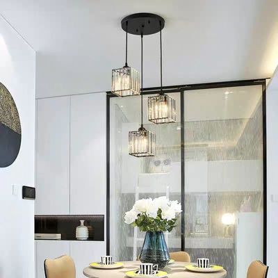 Lámpara suspendida de cristal de escalera de edificio de loft con diseño transparente y material de trabajo de hierro