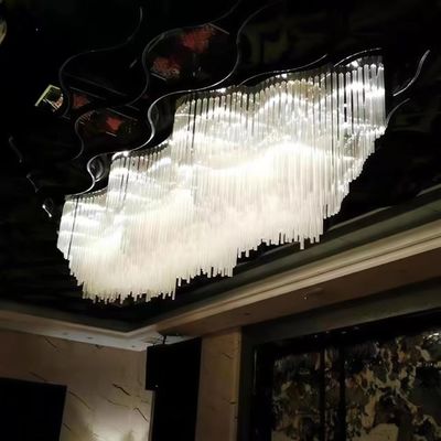 Lustrero de vestíbulo de cristal personalizado Gran vestíbulo de hotel salón de banquetes art lustrero no estándar de ingeniería escalera de vidrio lustrero de salón de bodas iluminación cristal luz techo de lujo