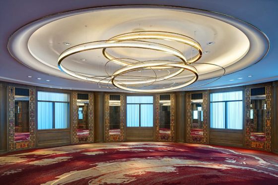 Fuente de luz LED Arte Vidrio Hierro Aluminio Hotel Moderno Lobby Banquete Personalizado Gran Anillo Circular Dorado de Metal Anillo de Vidrio Droplight