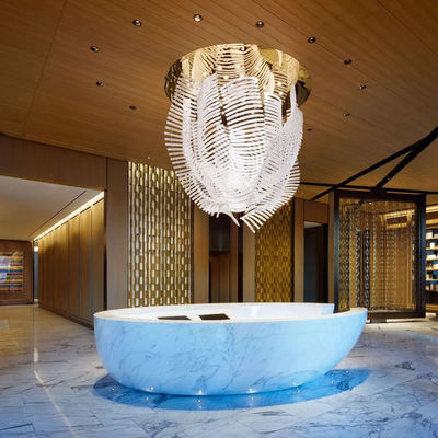 Luces de cristal creativas personalizadas lujosas modernas y artísticas para el lobby del hotel con forma especial y amplio rango de voltaje