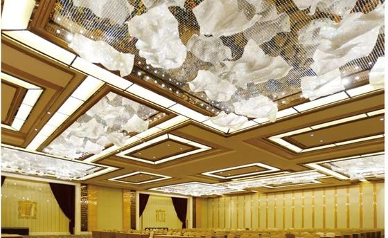 Lámparas de cristal de nubes tejidas a mano Lámparas de cristal personalizadas con cinta de cristal Lámparas de art deco Lámparas de techo alto