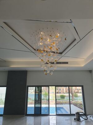 Lámpara de decoración contemporánea, diseño colgante para vestíbulo de hotel, luz LED colgante, araña de hojas de arce de lujo para techo alto