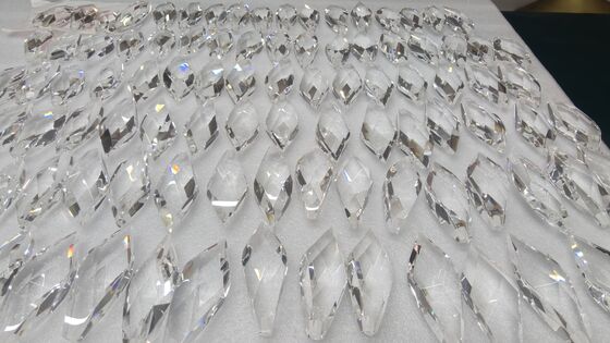 Perlas de acrílico plástico de 22*28mm Lucita para joyería Fabricación de luces baratas Lustreros colgante Lágrima gota de agua gota de perlas